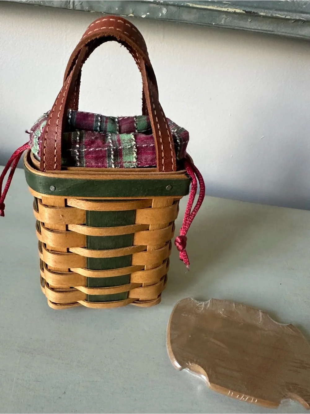 Vintage longaberger tree trimming basket with liner lid tie on little shopper